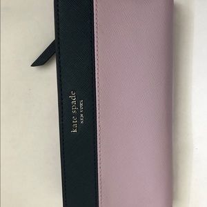 Authentic Kate Spade Bifold Wallet.